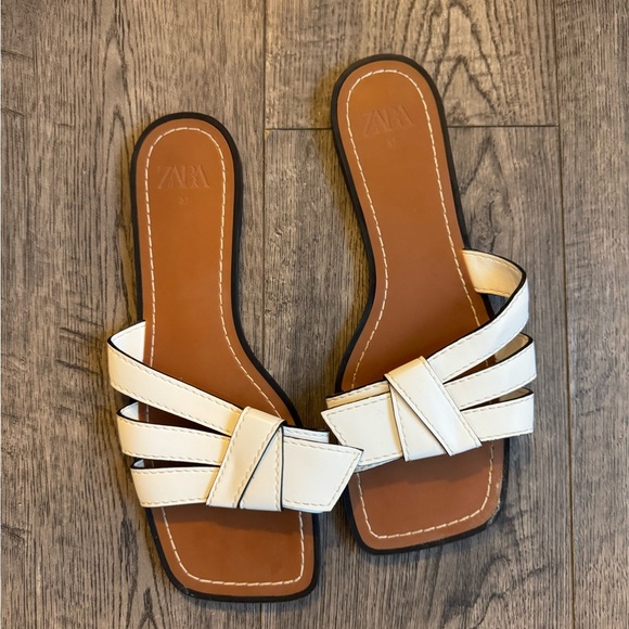 Zara White Topstitched Low Heeled Sandals- EU 37 - Picture 6 of 9